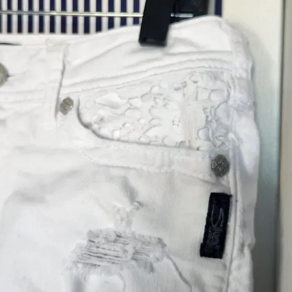 Vintage White Lace Print Distressed Aiko Low Rise Denim Shorts - Size 28 - Picture 4 of 9